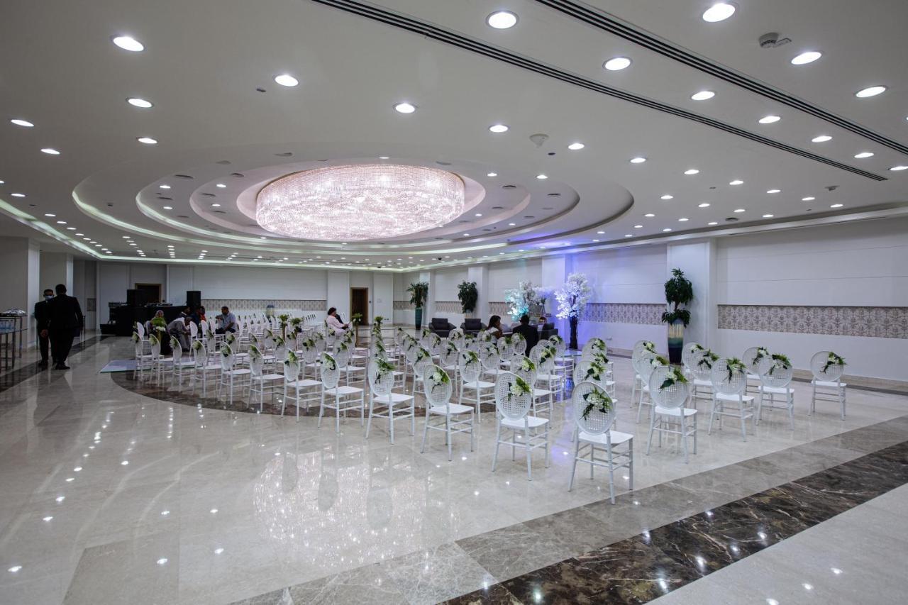 Triumph Luxury Hotel El El Cairo Exterior foto The ballroom